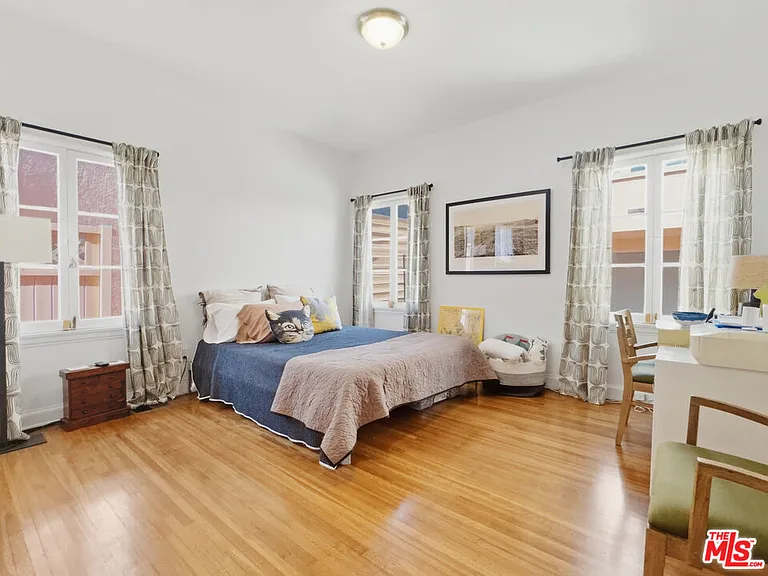 934 N Harper Ave — Photo 9