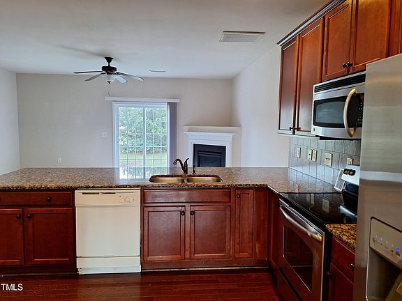 5th image of 1304 Cozart St Unit 109