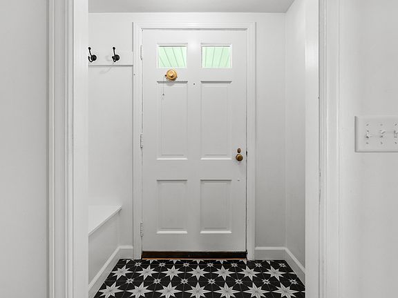 2nd image of 601 Edgemoor Ave