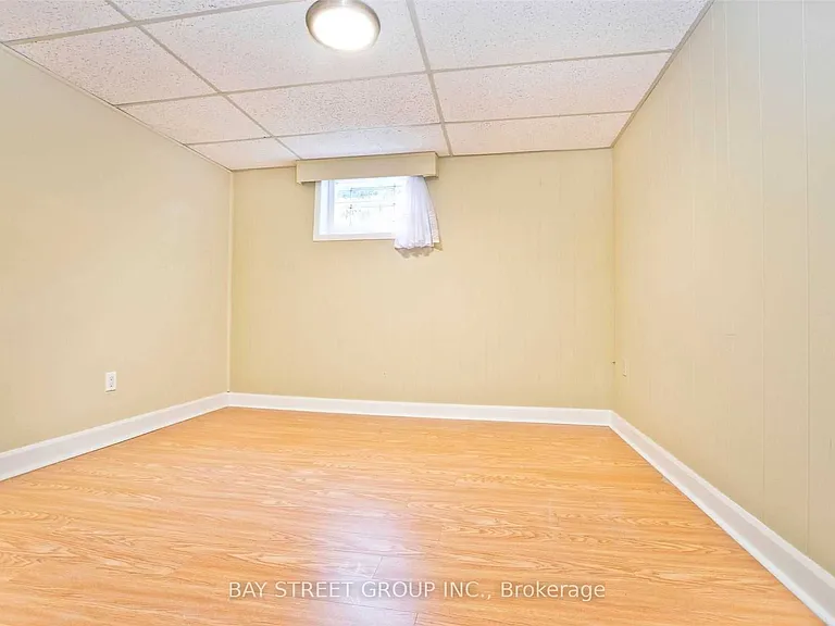 40 Greylawn Cres — Photo 7