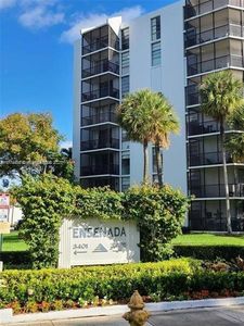 3475 N Country Club Dr APT 701, Aventura, FL, 33180