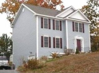 18 Pond Rd, Raymond, NH 03077