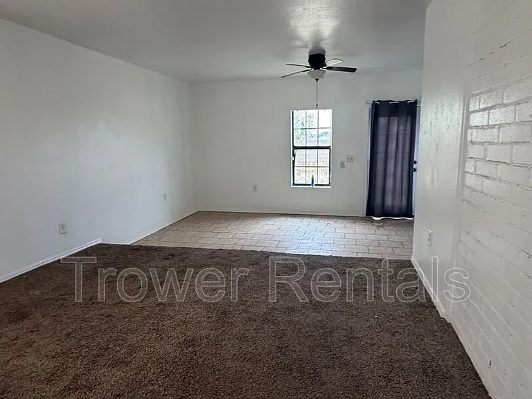 406 San Jacinto St — Photo 15