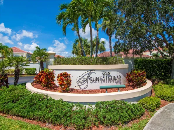 560 7th Sq APT 102, Vero Beach, FL 32962