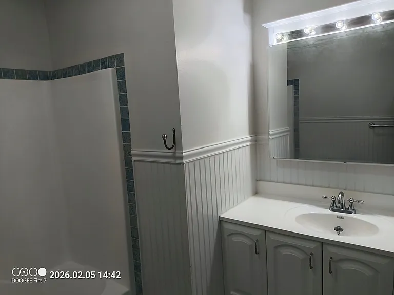 213 Rose Cir — Photo 16