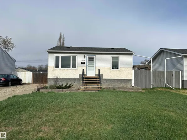 10536 162nd St NW, Edmonton, AB T5P 3M5