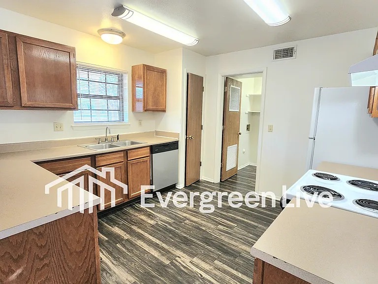124 Raven Dr — Photo 9