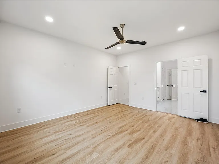 1121 Austin St — Photo 26