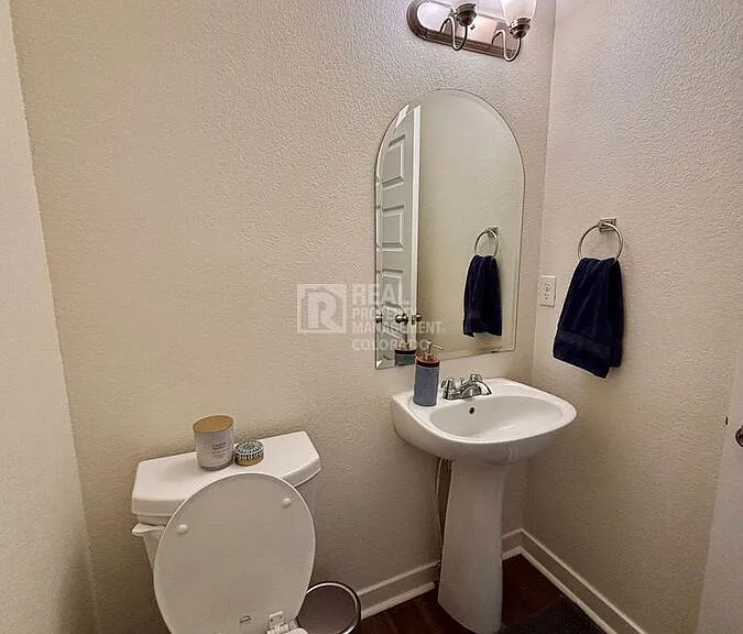 914 Antrim Loop — Photo 17