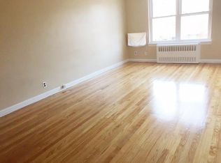 19410 Station Rd #2FL, Flushing, NY 11358