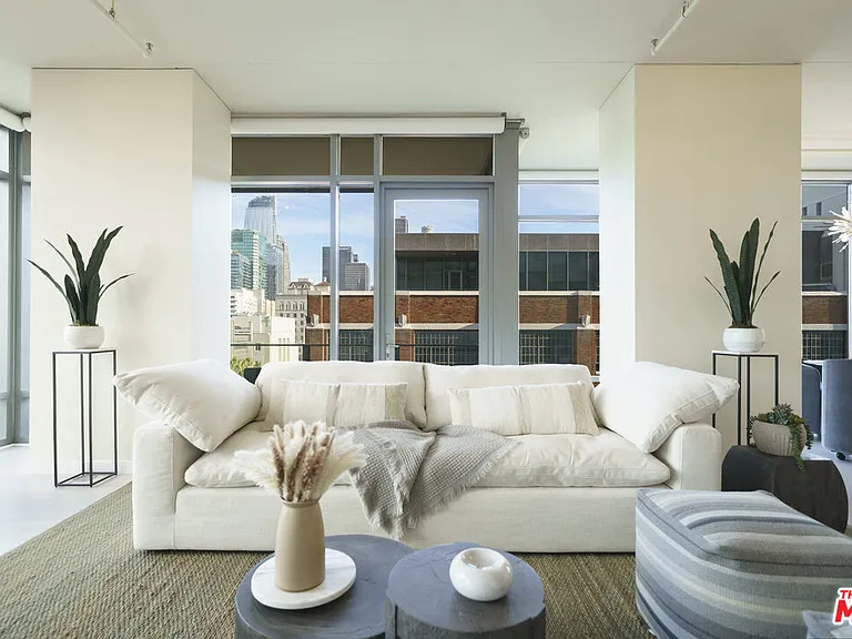 1100 S Hope St #716 — Photo 3
