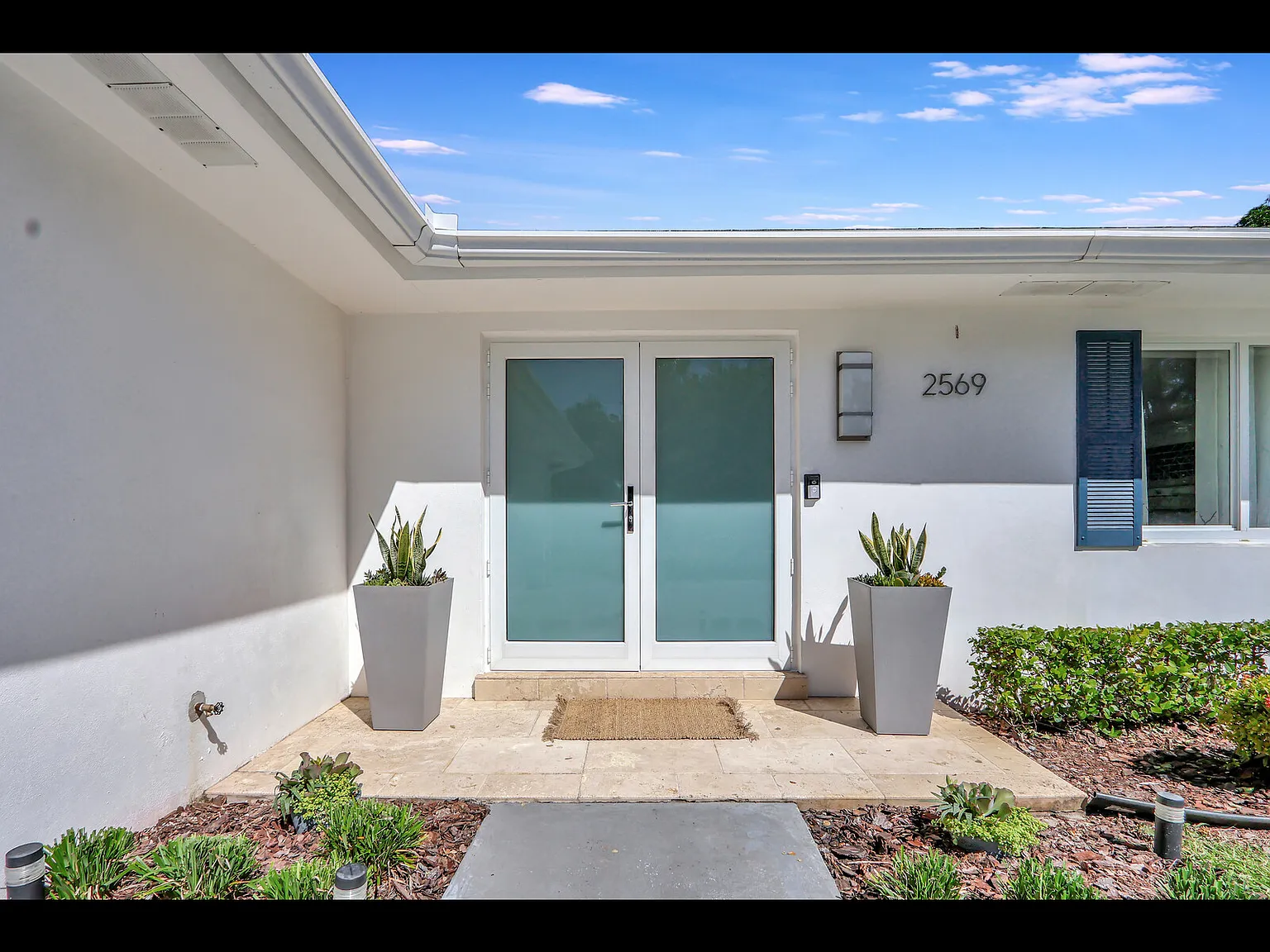 3 bed, 1824 sqft, $6,700 — Photo 2