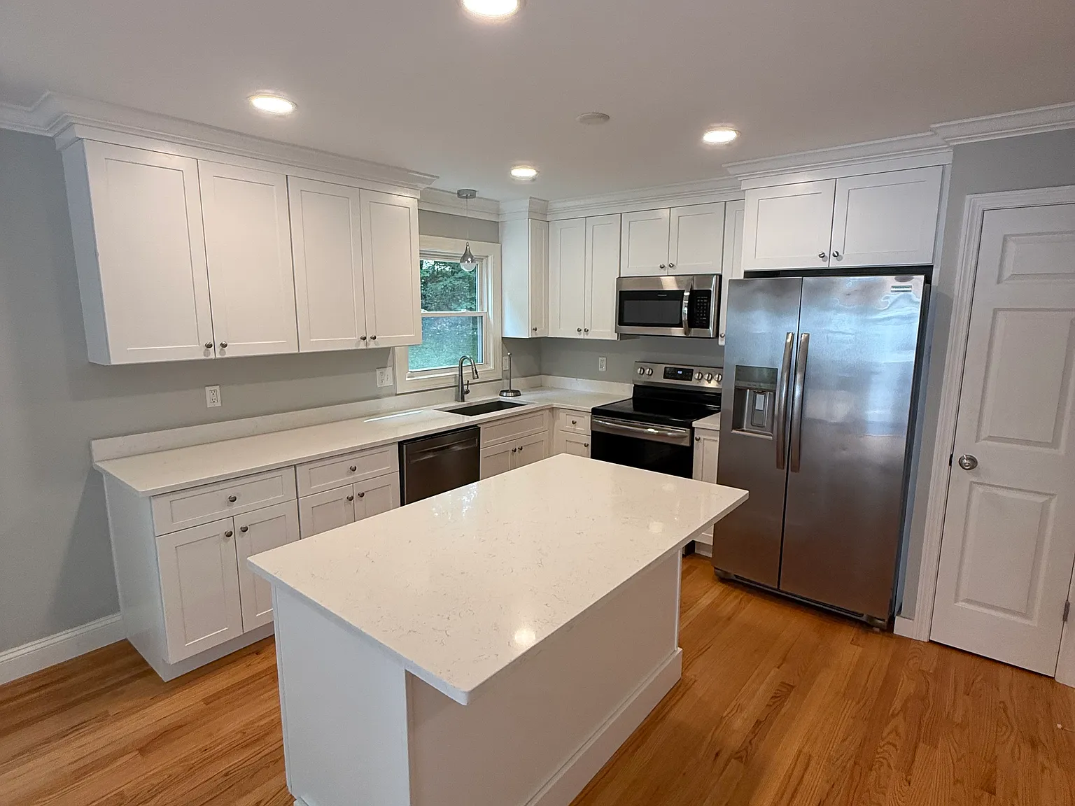 2 bed, 2.5 bath, 1650 sqft, $2,650 — Photo 3