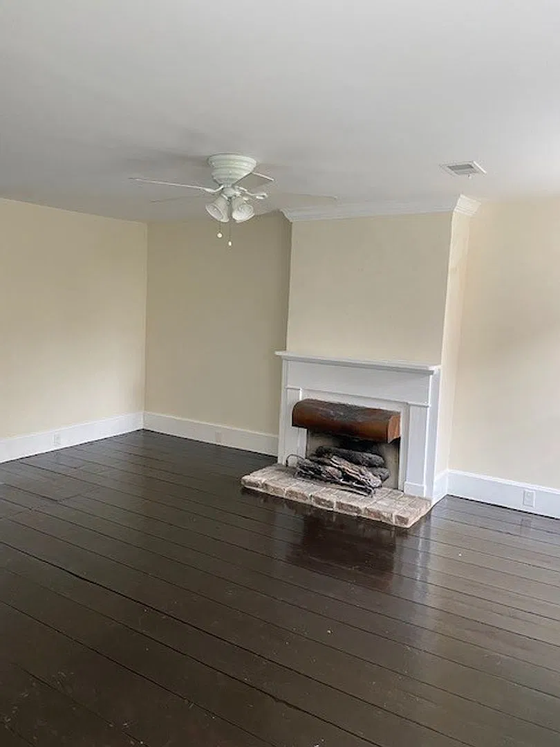 118 E. Harris St. — Photo 3