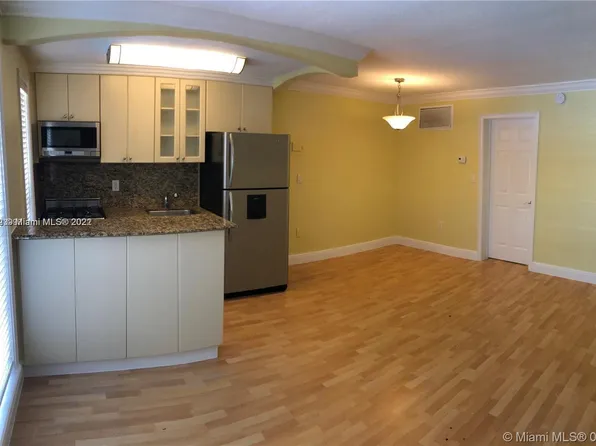 3245 Virginia St APT 35, Miami, FL 33133