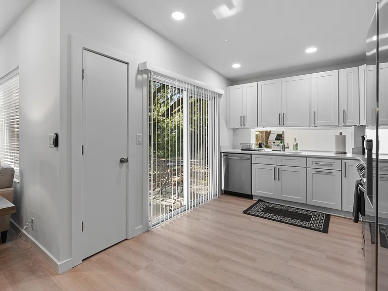 39 Florida Ave — Photo 6