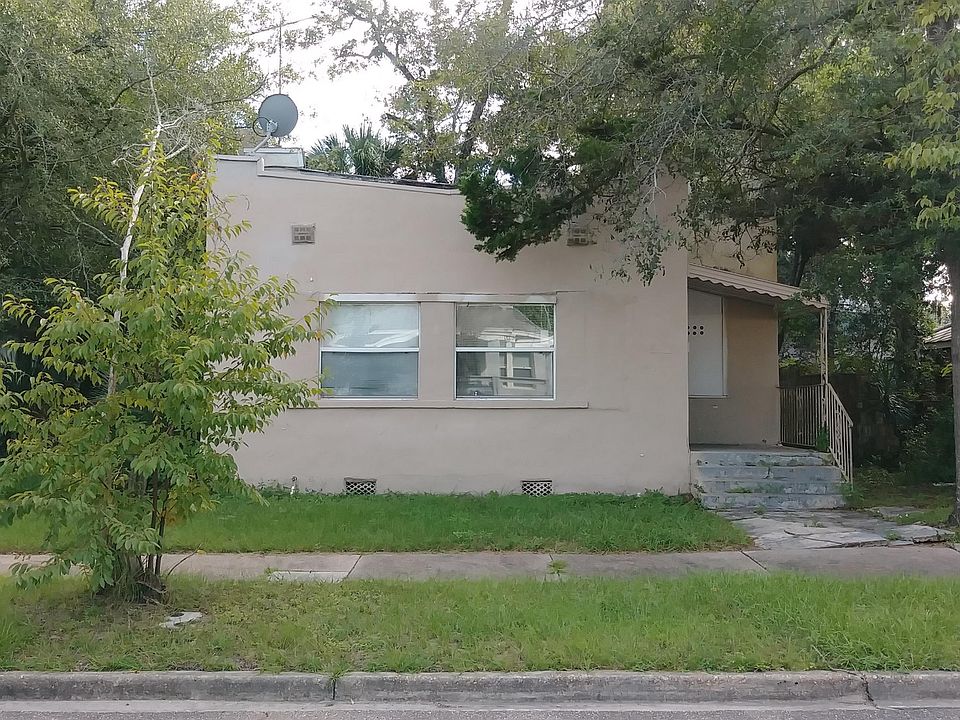 1st image of 672 Basswood St