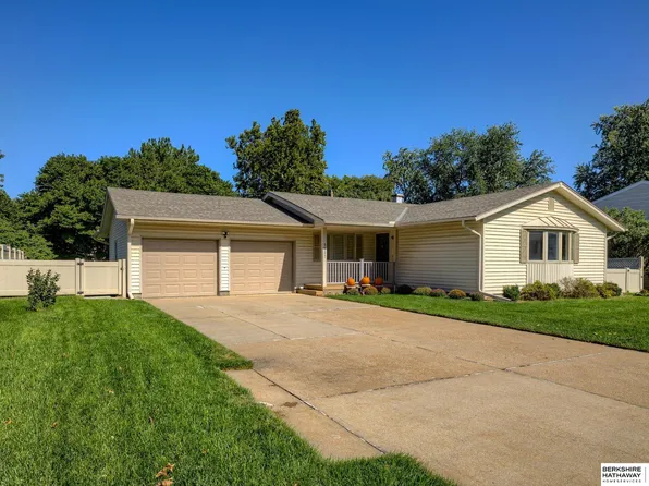 9632 Louis Dr, Omaha, NE 68114