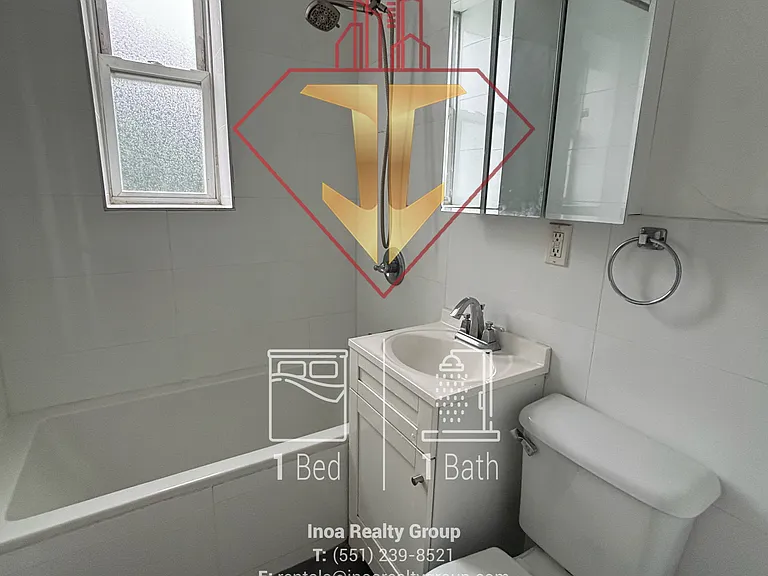 238-242 Garfield Ave #23 — Photo 6