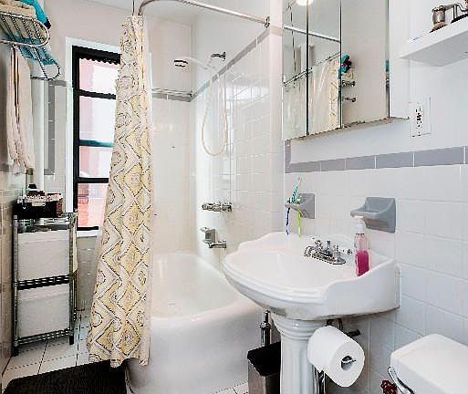 4th image of 41-42 42nd St APT 4E