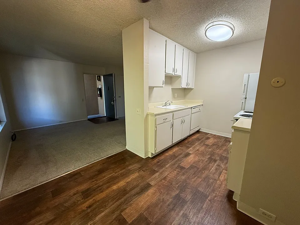 Near Everything, All Amenities! 1616 Q Street, Camellia Court Apartments