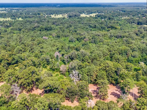 1166 County Road 2060, Hull, TX 77564