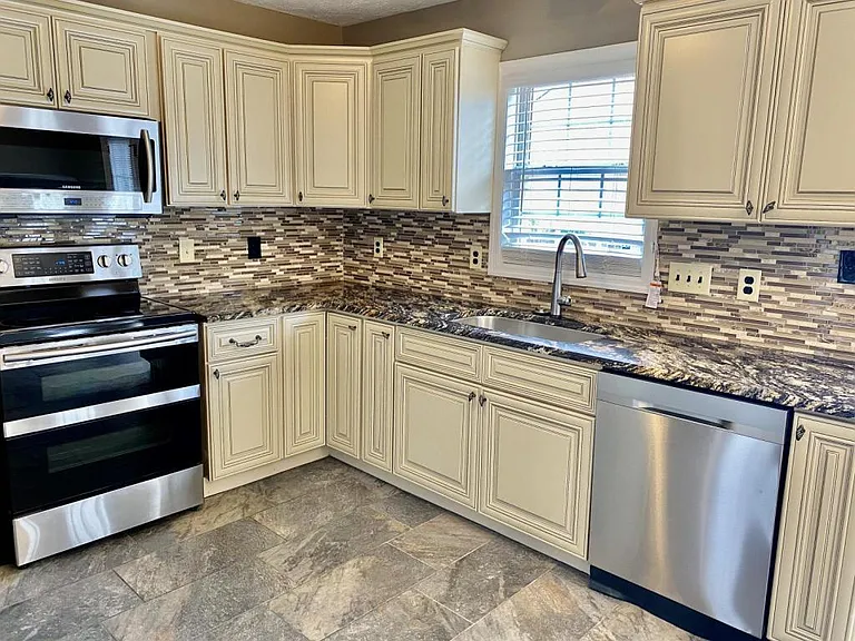 4804 Miranda Dr — Photo 11