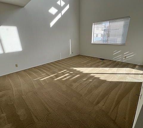 3rd image of 10075 Craft Dr