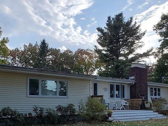 2nd image of 11 Plymouth Ln