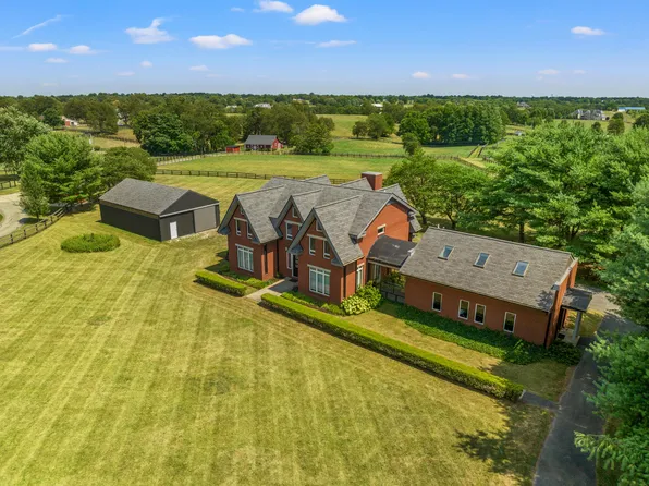 1000 Falcon Wood Way, Lexington, KY 40511