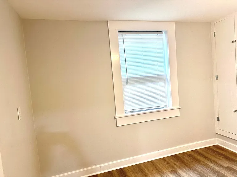 405 Elliott Ave #B — Photo 9