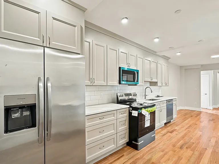 4 Mayhew St #C — Photo 3