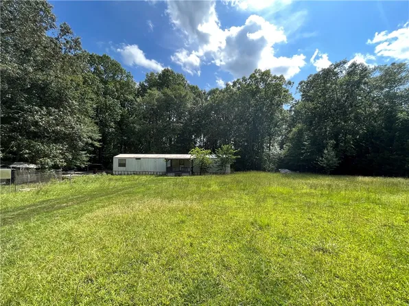 66 Oak St, Iva, SC 29655