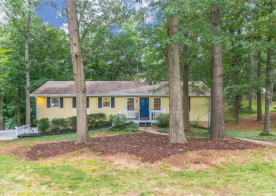 1st image of 3033 Leesburg Trl