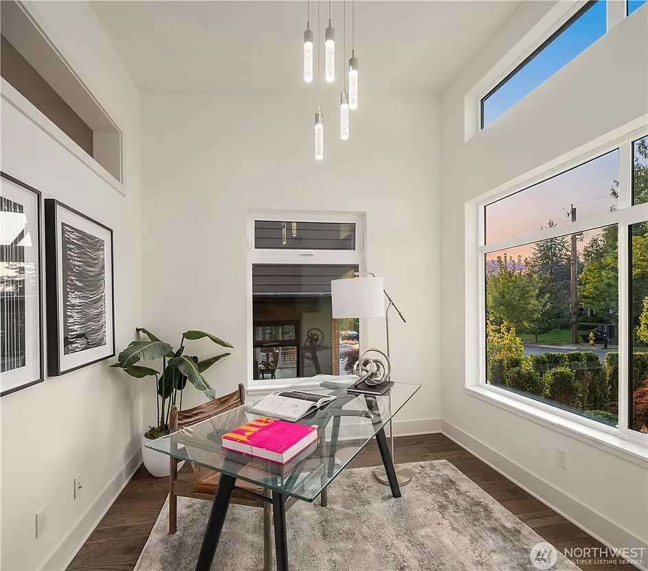 5 bed, 3910 sqft, $8,000 — Photo 4