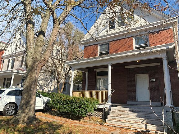 Great Deck for gatherings!