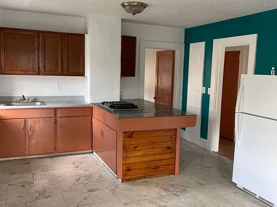 1st image of 349 Colman St Floor 1