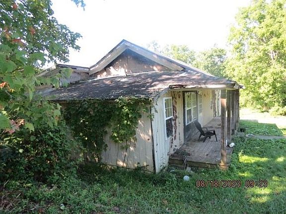 2nd image of 286 Thurman Br