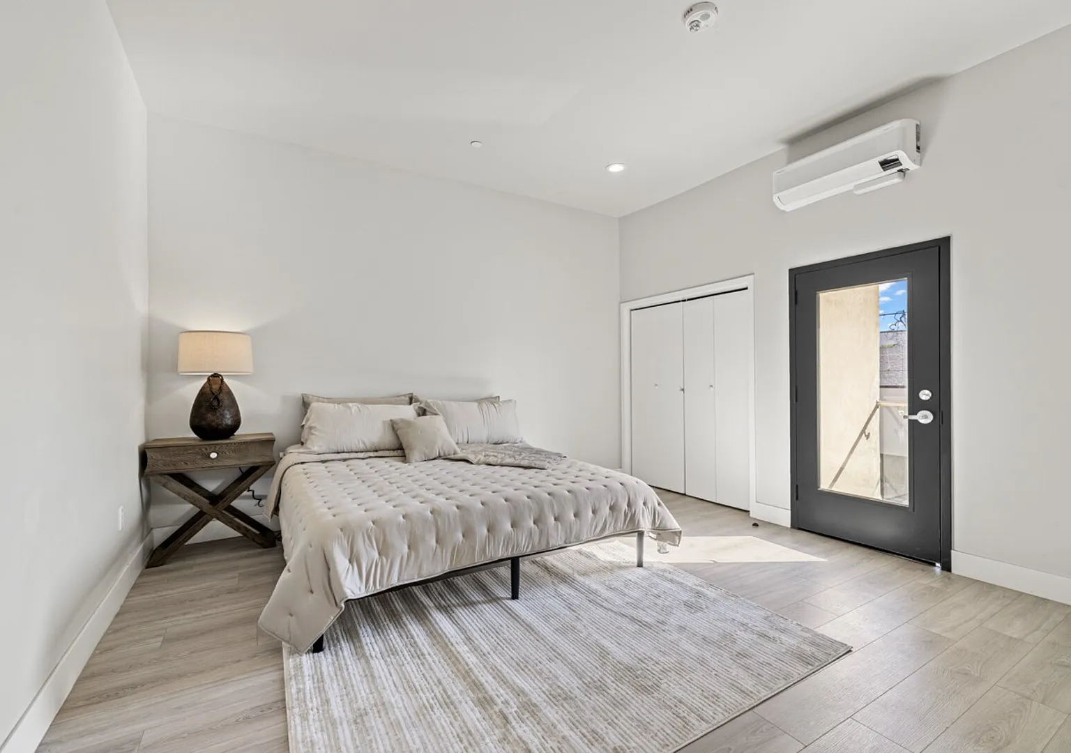 S19 Modern new apartment in Midtown — Photo 4
