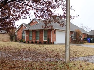 5208 Rhoades Dr, Norman, OK 73072