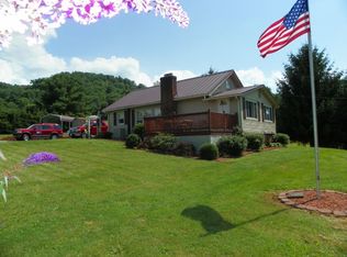 182 Easy St, Cedar Bluff, VA 24609