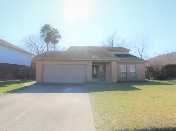 4611 Silver Fox Dr, Houston, TX 77066