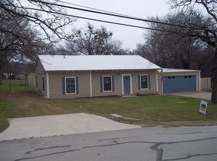 316 Lakeside Dr, Azle, TX 76020