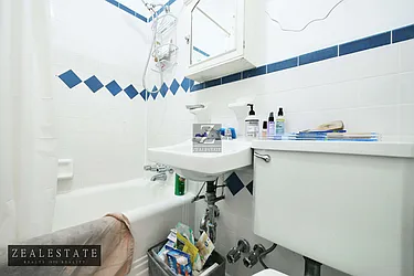 Rented by ZealEstate Group Inc