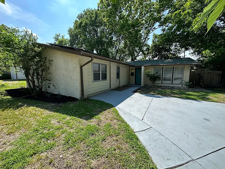 1509 Camilla Rd — Photo 2