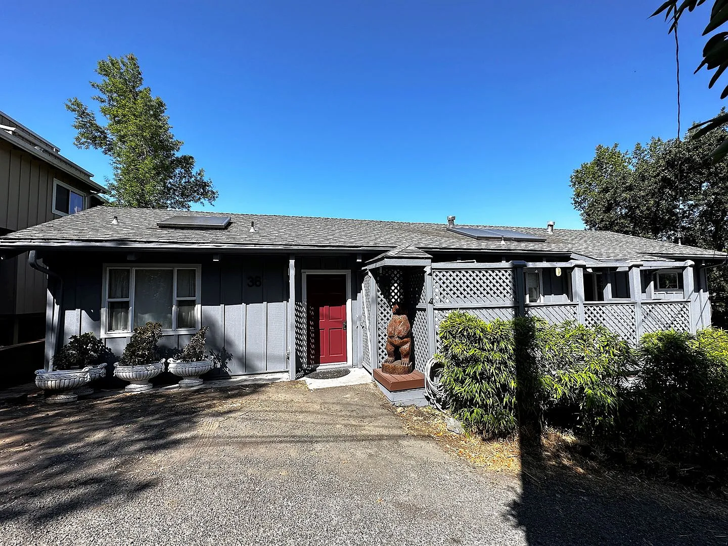 Three bedroom, two bathroom home with gorgeous views and sunroom for rent in the hills of Fairfax! — Photo 2