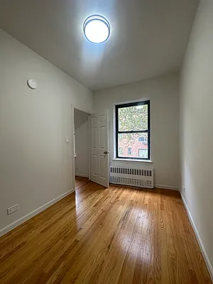 Rented by Peter R. Hungerford, LREB | media 21