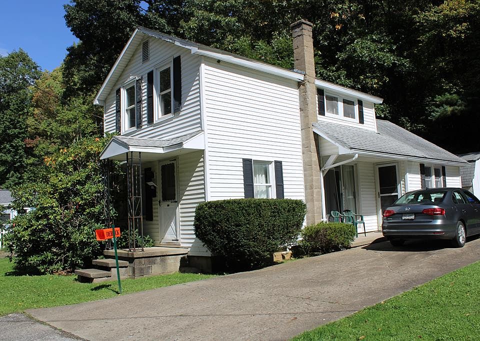 1st image of 712 Superior St