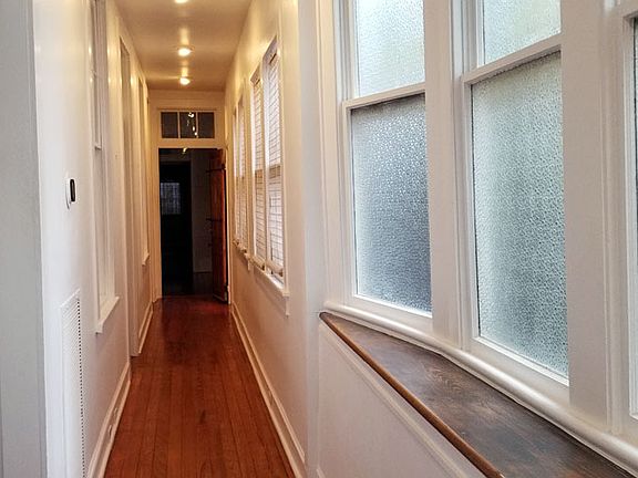 3rd image of 1115 Louisiana Ave