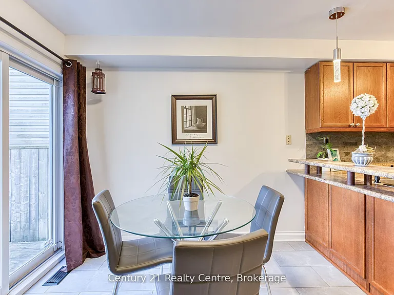 45 Hatch St E — Photo 16